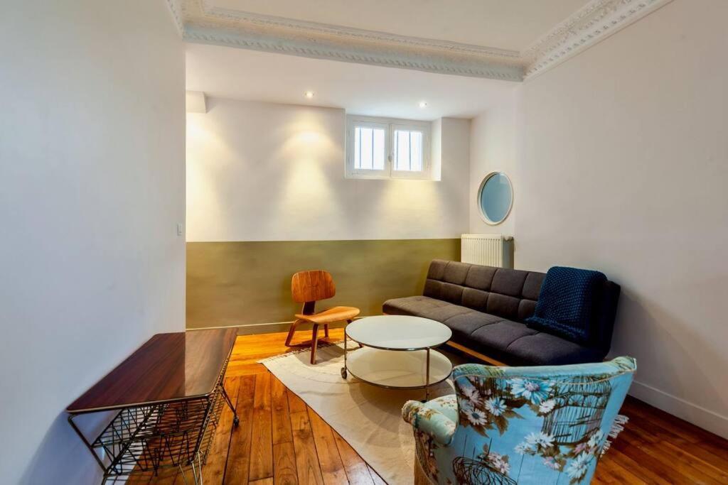 Charmant Appartement Au Coeur De Párizs Kültér fotó